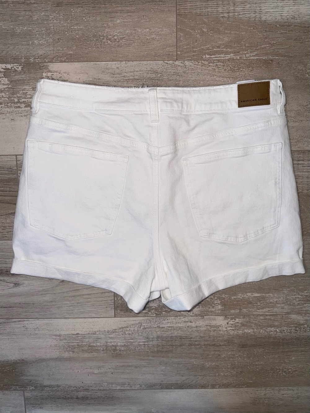 American Eagle White Mom Shorts High Rise Stretch Denim Cuffed Summer Size 12 - Picture 6 of 9